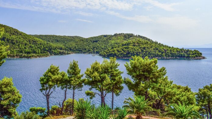 De Skíathos à Alonissos, la Grèce confidentielle des Sporades